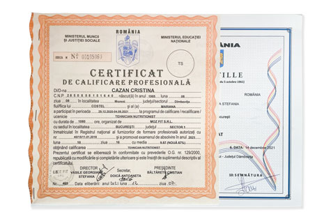 Nutriționist Cristina Cazan - Certificat de Calificare Profesională Nutriționist Cristina Cazan - Certificat de Calificare Profesională